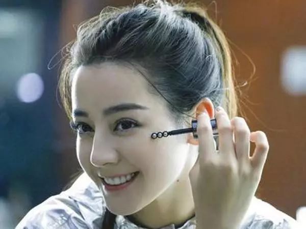 巧用眼線，打造女神級(jí)靈動(dòng)大眼